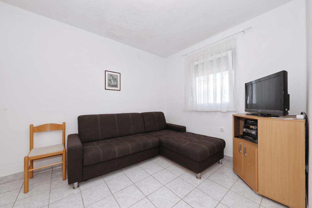 Apartment Alexa Турань Екстер'єр фото