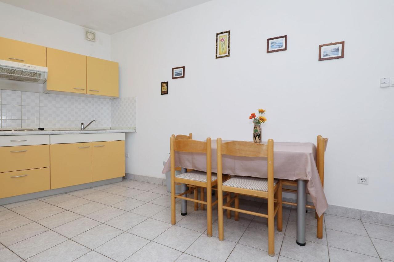 Apartment Alexa Турань Екстер'єр фото